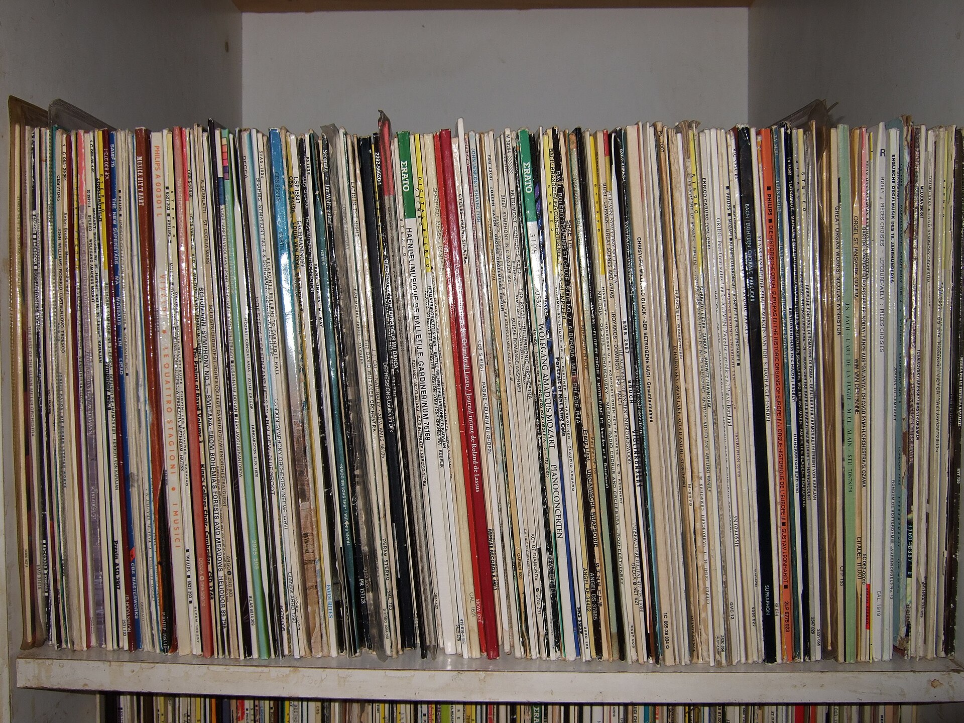 El arte de curar sonido: del crate digging al algoritmo